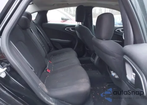 2015 Chrysler 200 Limited z USA, uszkodzony, nr VIN 1C3CCCAB6FN704399